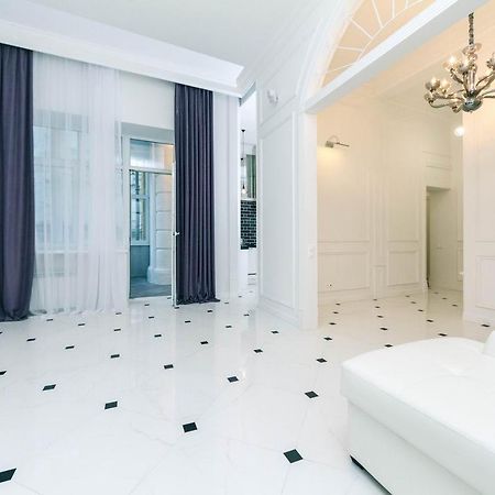Luxury Beatiful Apartment On Pyshkinska Street Kijev Kültér fotó