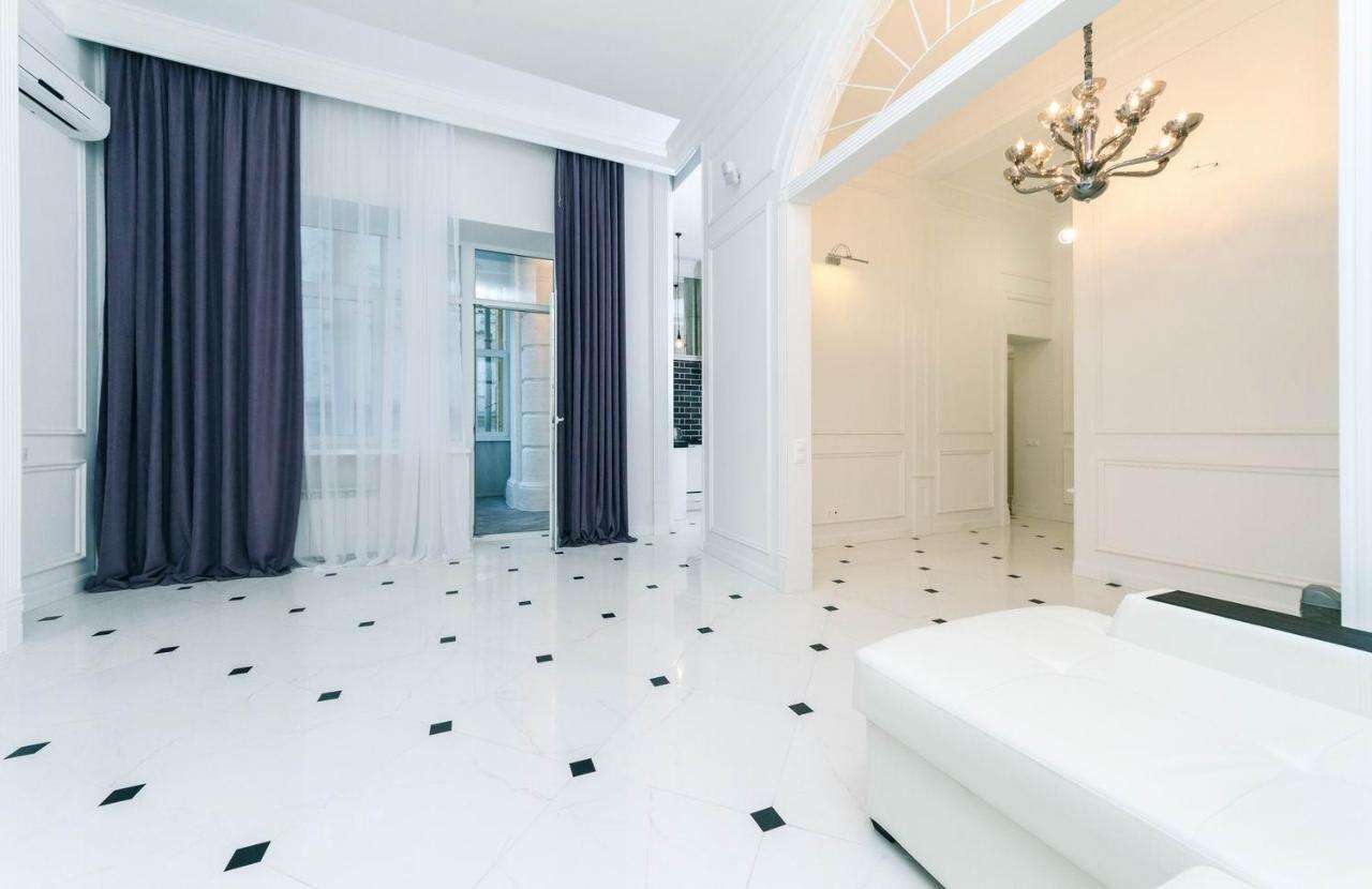 Luxury Beatiful Apartment On Pyshkinska Street Kijev Kültér fotó
