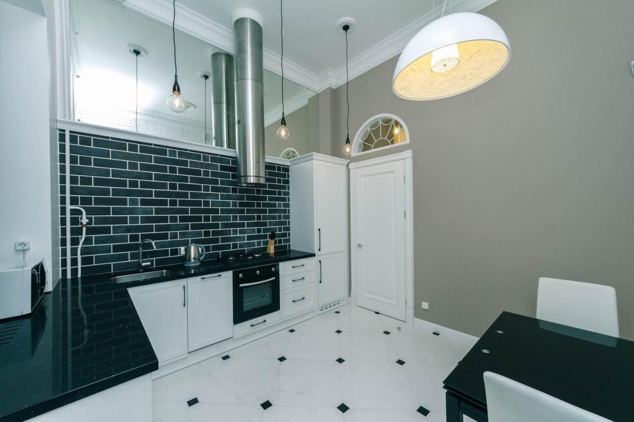 Luxury Beatiful Apartment On Pyshkinska Street Kijev Kültér fotó