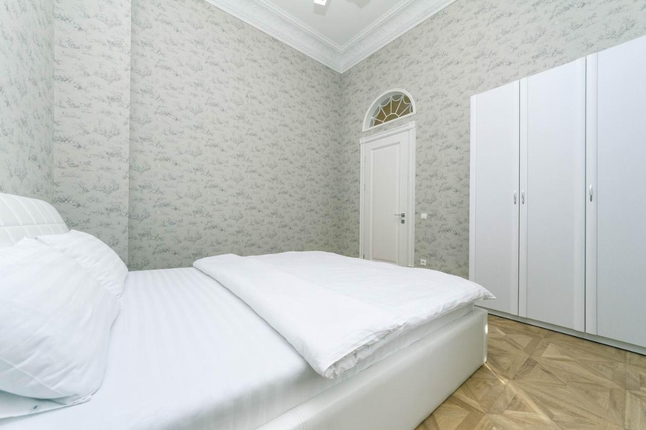 Luxury Beatiful Apartment On Pyshkinska Street Kijev Kültér fotó