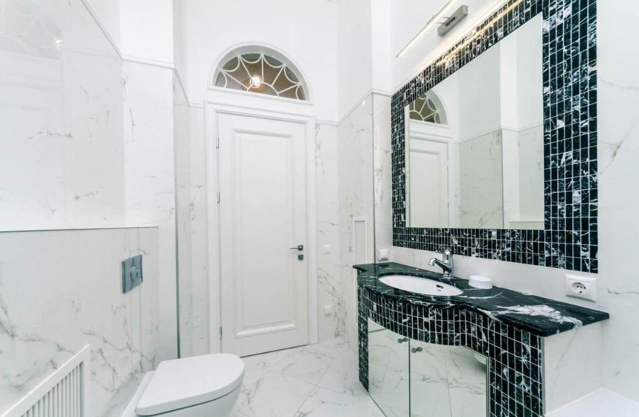 Luxury Beatiful Apartment On Pyshkinska Street Kijev Kültér fotó
