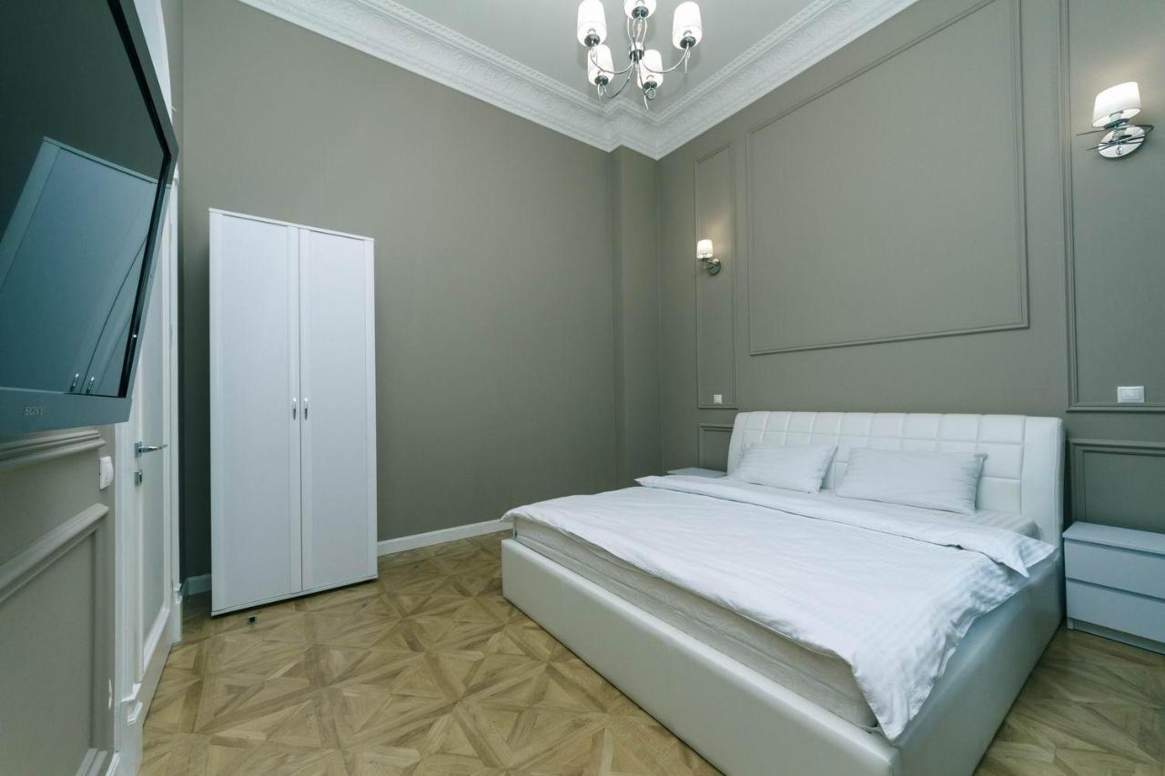 Luxury Beatiful Apartment On Pyshkinska Street Kijev Kültér fotó