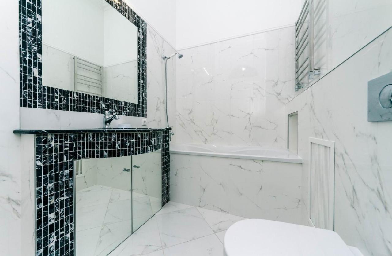 Luxury Beatiful Apartment On Pyshkinska Street Kijev Kültér fotó