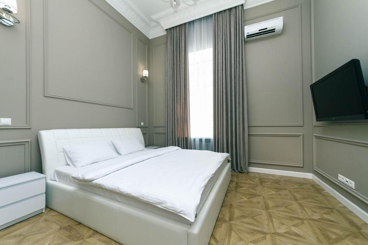 Luxury Beatiful Apartment On Pyshkinska Street Kijev Kültér fotó
