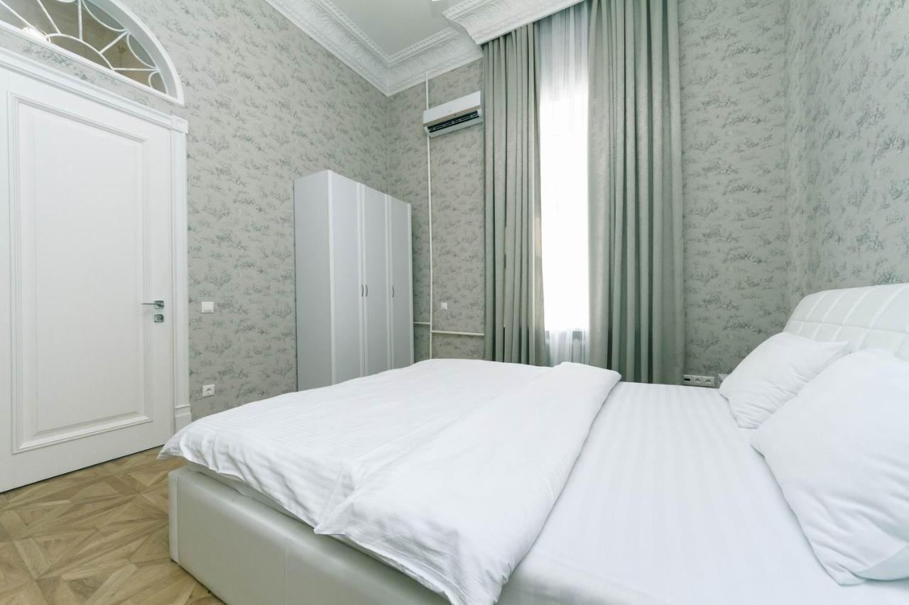 Luxury Beatiful Apartment On Pyshkinska Street Kijev Kültér fotó